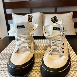 High top tennis  shoes